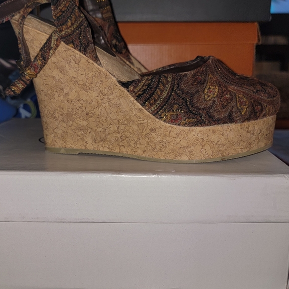 Soda Multicolor Paisley Wedge Sandals - Picture 4 of 5